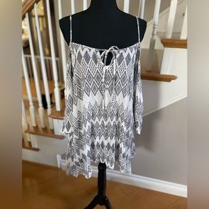 Beach Coverup top Black & White cold shoulder